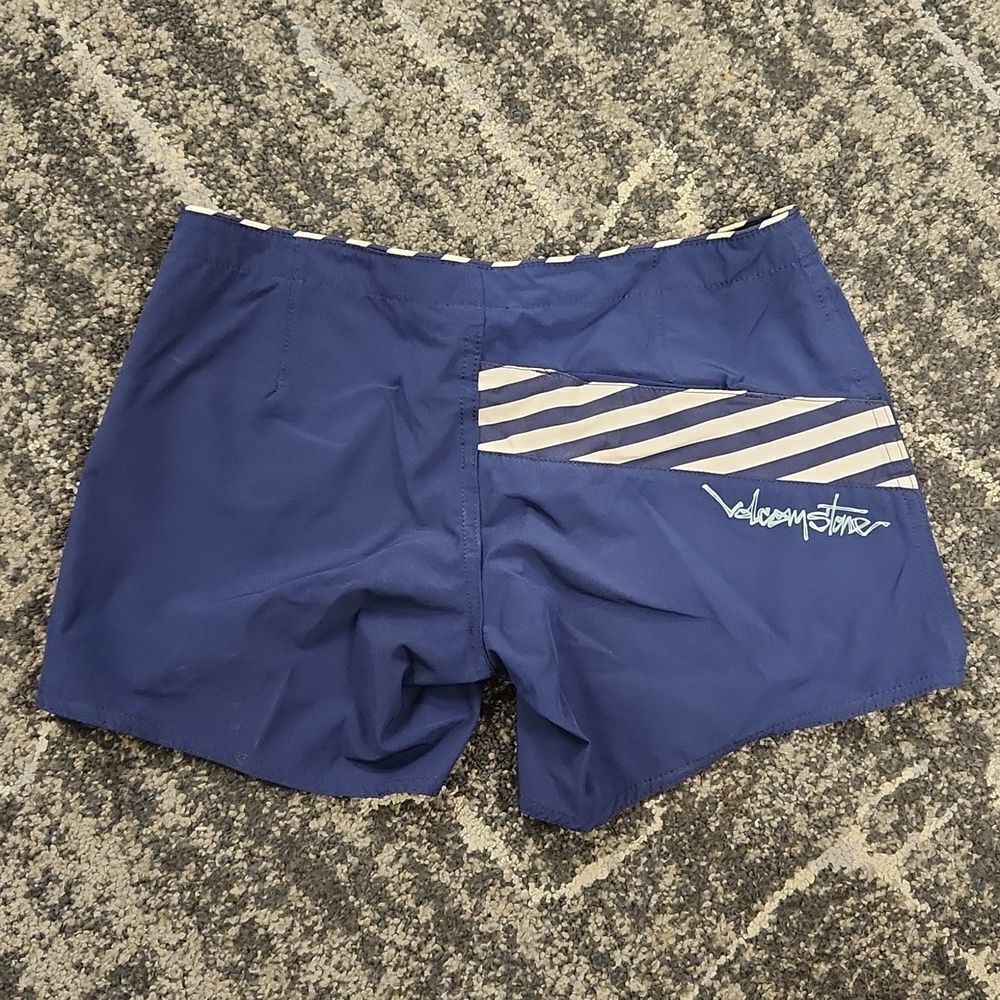 Volcom Shorts 28 - Picture 3 of 5
